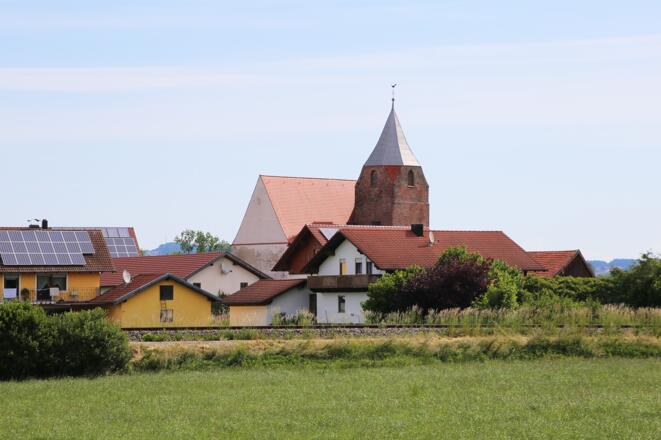 Die Kirche in Huckenham