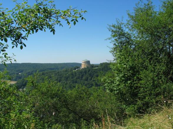 Blick vom Goldberg in Kelheim auf die Befreiungshalle