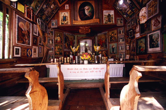 Der Altar der Holzkapelle