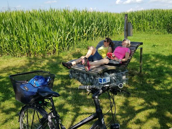 Radlerliege am Radweg zwischen Dietratried und Niederdorf