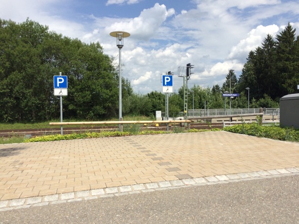 In Röthenbach am Bahnhof kann man perfekt parken und es hat auch eine Rollstuhlgerechte Toilette