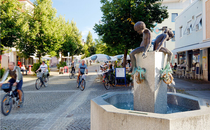 Radfahren erlaubt in der Fußgängerzone Freilassing