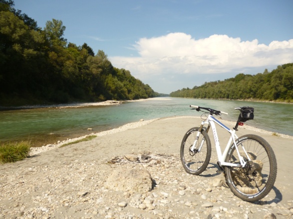 Hier fließen Saalach und Salzach zusammen: Die Saalachspitz nördlich von Salzburg.