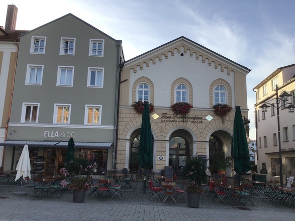 Schleifenroute - Deggendorf Restaurant Knödelwerferin