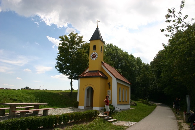 St.-Josefs-Kapelle am Ortsrand Landau.