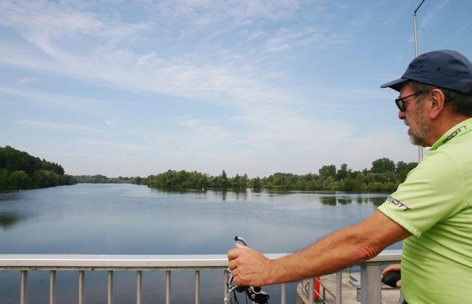 An der Staustufe Ettling.