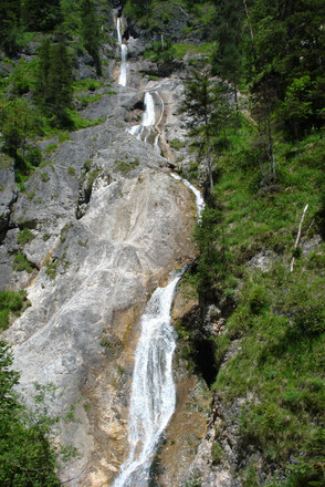 Der "Sulzer Wasserfall" (114m Falllänge)