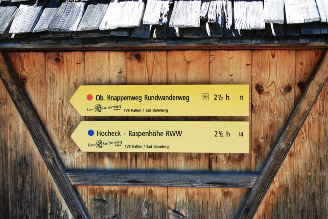 Wegweiser am Oberen Knappenrundwanderweg