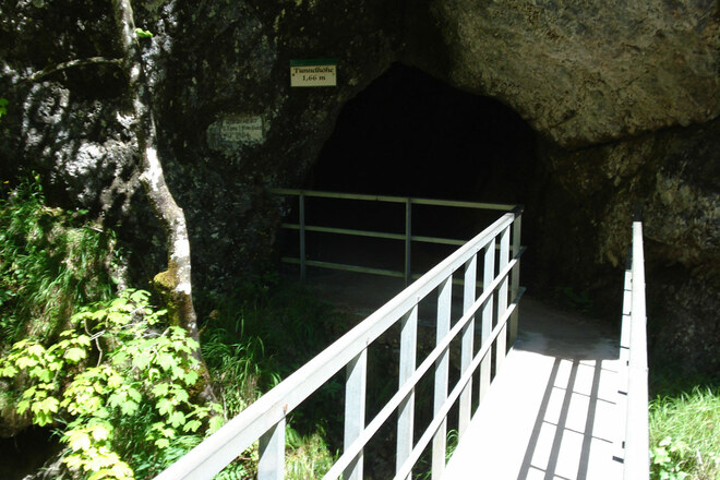 Die Tour führt auch durch einen kleinen Tunnel (ca. 15m)