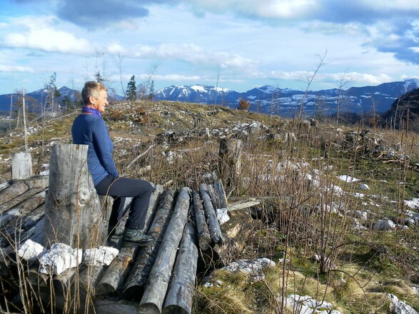Gipfelrast mit Blick in die Osterhorngruppe