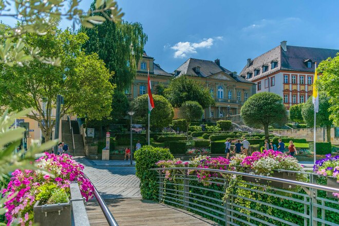 Schlossterrassen mit Blick auf Gontardhäuser und Altes Schloss