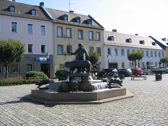 Sautreiberbrunnen am Marktplatz Oberkotzau