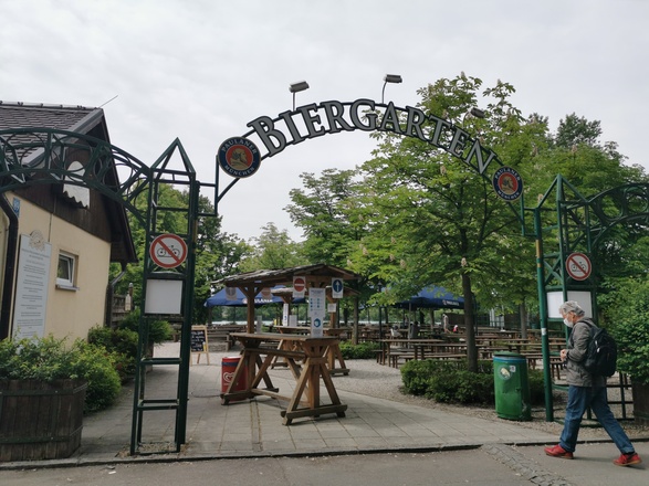 Hotel Restaurant Langwiedersee - Eingang Biergarten