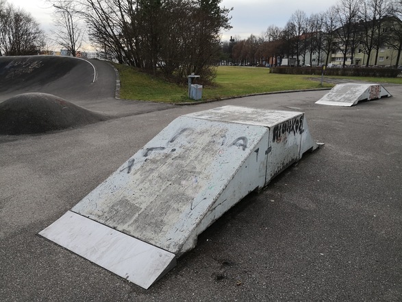 Kicker + Coping Ramp