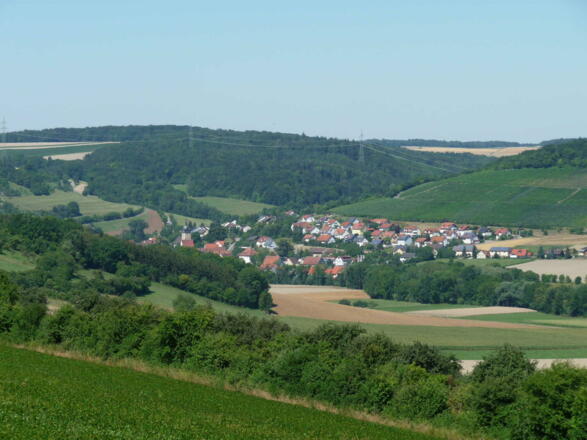 Blick vom Karlsberg auf Schäftersheim