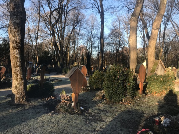 Grabsteine auf dem Ostfriedhof