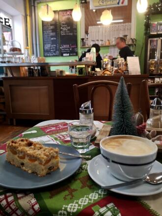 Kaffee und Kuchen in der Schneid-Kaffee Kaffeerösterei