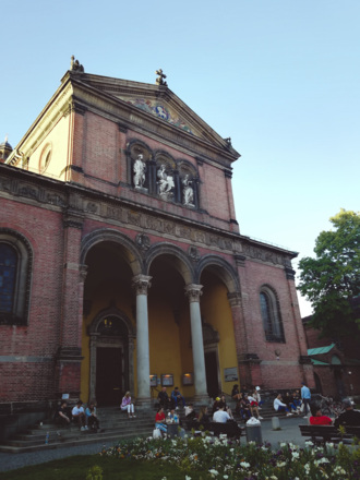 Außenansicht der St. Ursula Kirche
