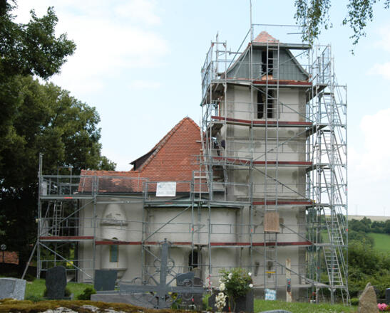 Ulrichskapelle bei Standorf (im Sommer 2014 eingerüstet)