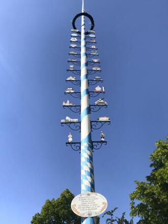 Maibaum - St. Canisius Kirche