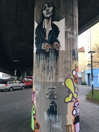 "Puppet on a string" von Sebastian Wandl