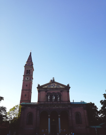 Die St. Ursula Kirche in Schwabing