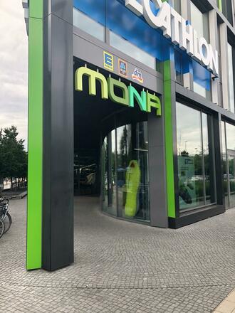 Eingang Mona Einkaufszentrum