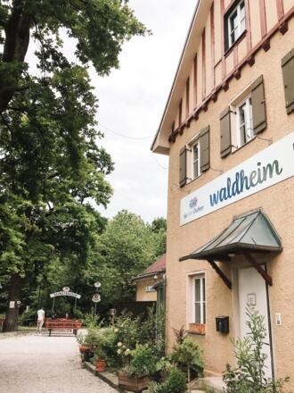 Waldheim Biergarten