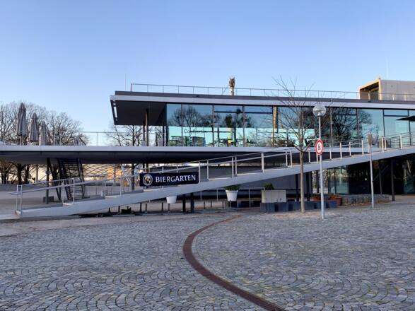 Biergarten am Coupertinplatz