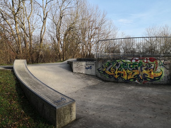 Round Curb Down und Ledge