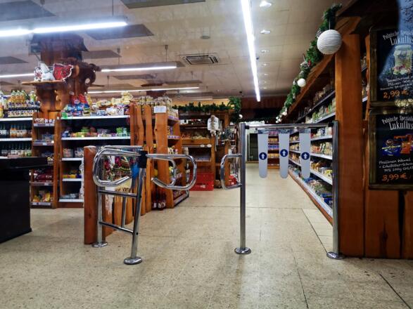 Eingangsbereich des Lukullus Supermarkts