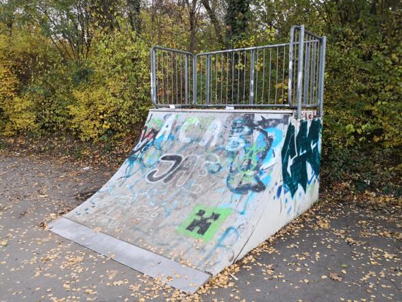 Quarter Pipe mit Plattform