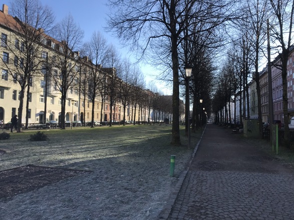 Blick auf den grünen Bordeauxplatz