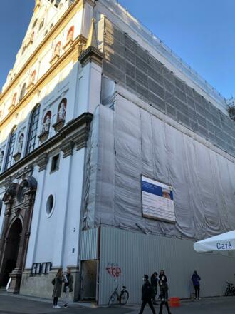 Blick auf St. Michael Kirche - Neuhauser Straße Ecke Ettstraße