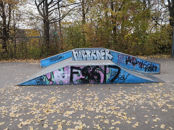 Curb Cut mit Rail und Curb