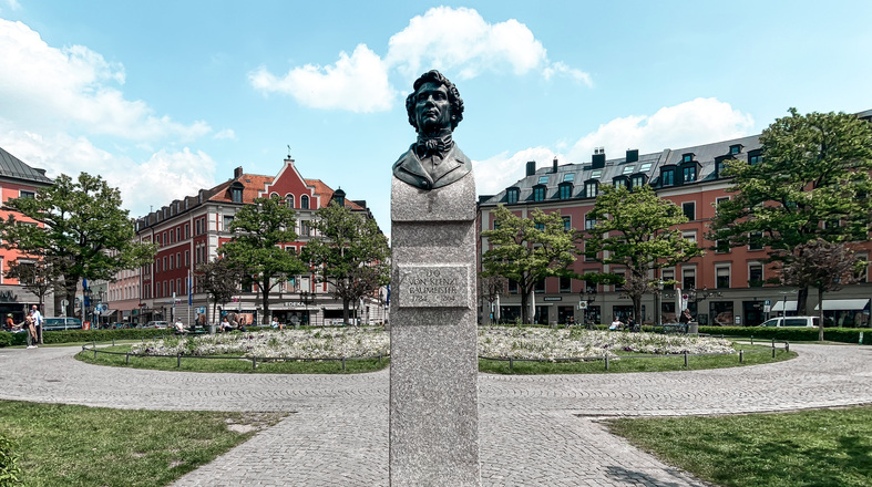 Büste des Leo von Klenze am Gärtnerplatz