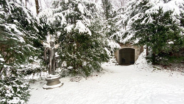 Fjodor Tjutschew Statue und Heinrich Heine Grotte