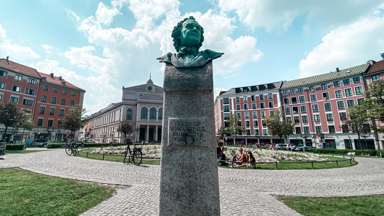 Büste des Friedrich von Gärtner am Gärtnerplatz
