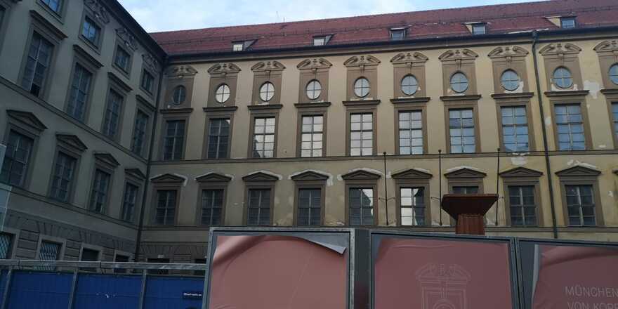 Richard-Strauss-Brunnen im Umbau