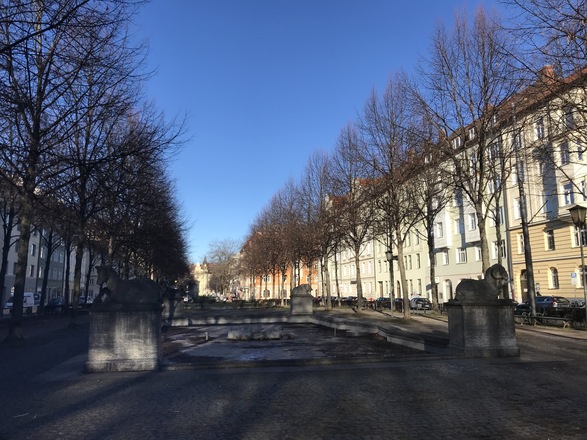 Blick auf den Brunnen am Bordeauxplatz