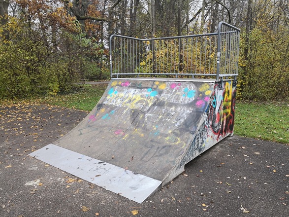 Quarter Pipe mit Plattform