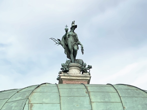 Tellus Bavarica - Figur auf dem Dianatempel