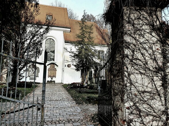 Friedhofseingang