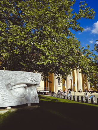 Kunstwerk vor dem Nordbad