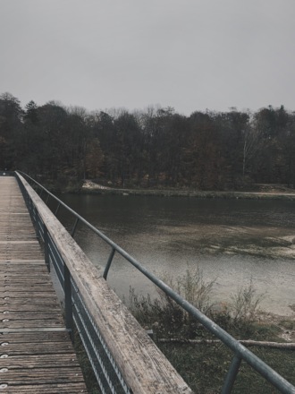 Blick von der Marienklausen Brücke auf die Isar