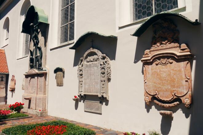 Außenfassade der Pfarrkirche St. Georg