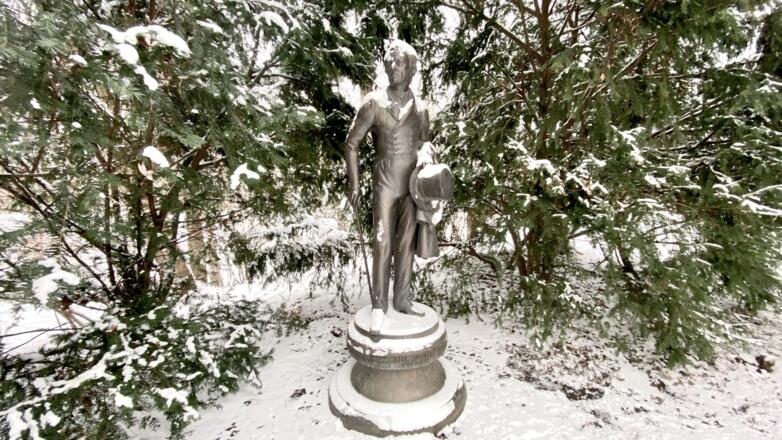 Fjodor Tjutschew Statue