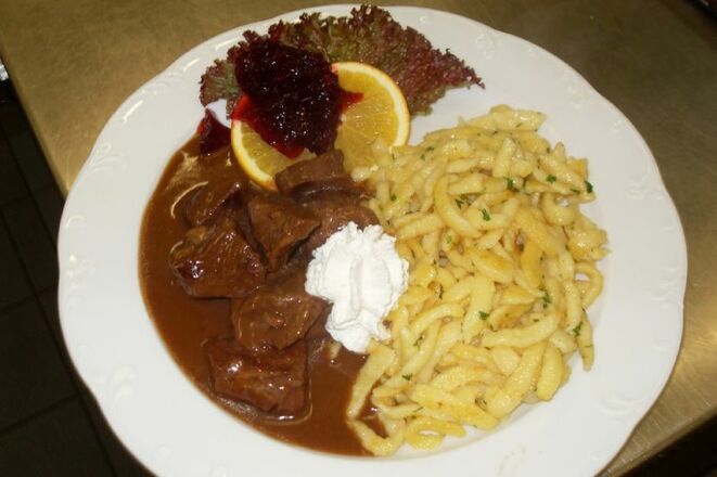 Hirschgulasch