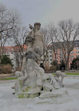 Neptun Brunnen