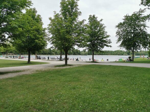 Langwieder See Parkplatz (direkt neben Lußsee)